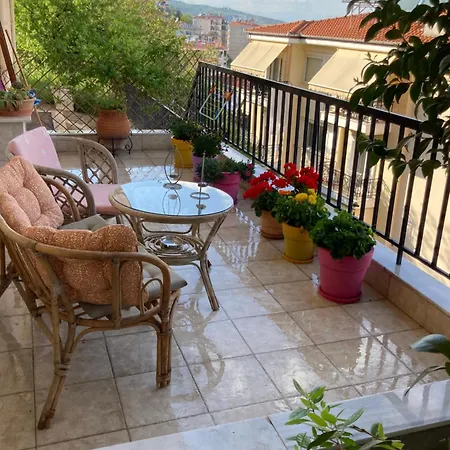 Small Apartment, Great View! شقة فيريا